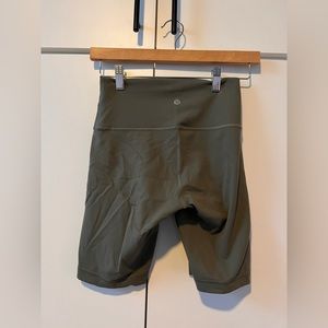 Green Lululemon Wunder Train High Rise Short 6”